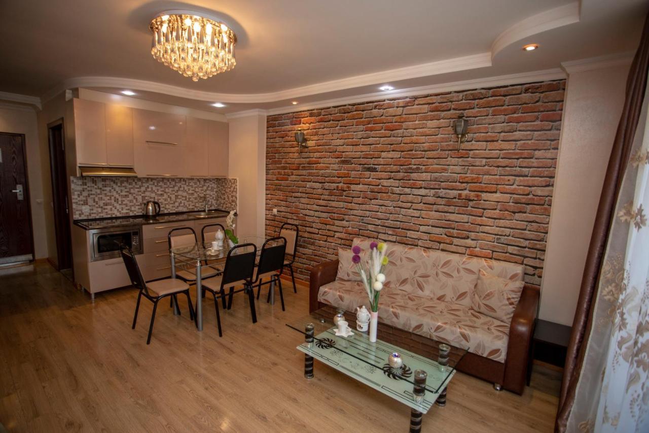 Blue Star Batumi Lejlighedshotel Eksteriør billede