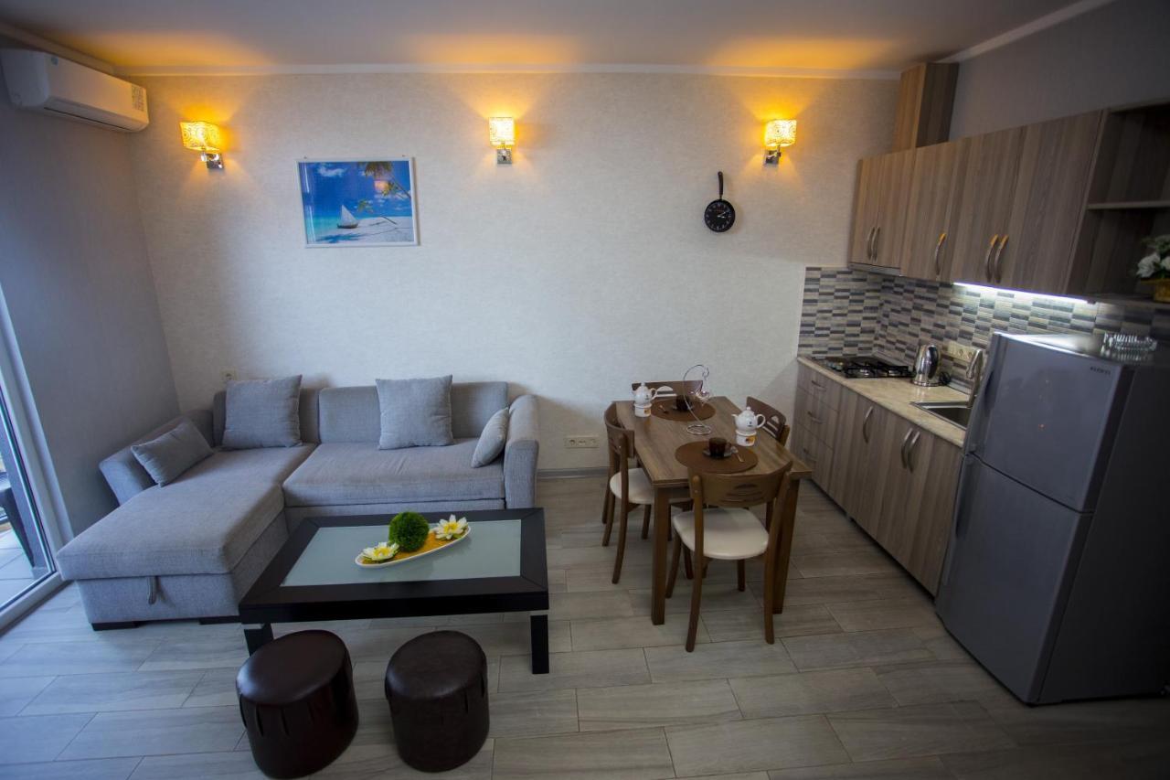 Blue Star Batumi Lejlighedshotel Eksteriør billede